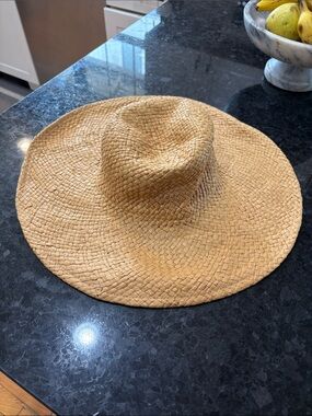 Classic Wide-Brim Straw Sun Hat - Natural Tan